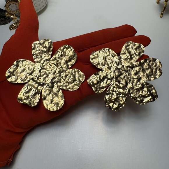Zara Oversized Flower Earrings Gold Stud Floral Dangle Statement Golden - Picture 6 of 6